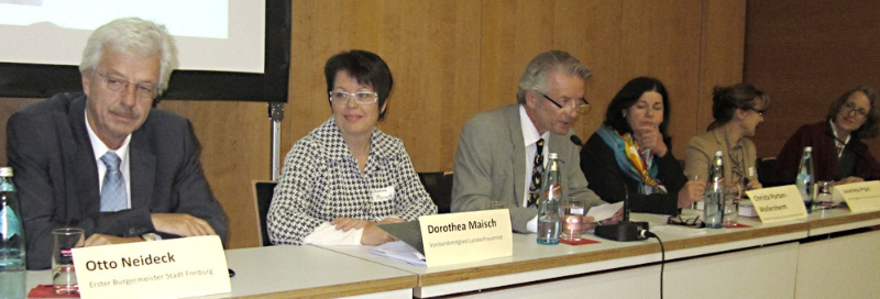 Zukunftswerkstatt in Freiburg mit Bürgermeister Otto Neideck und Moderator Stefan Hupka (Badische Zeitung)