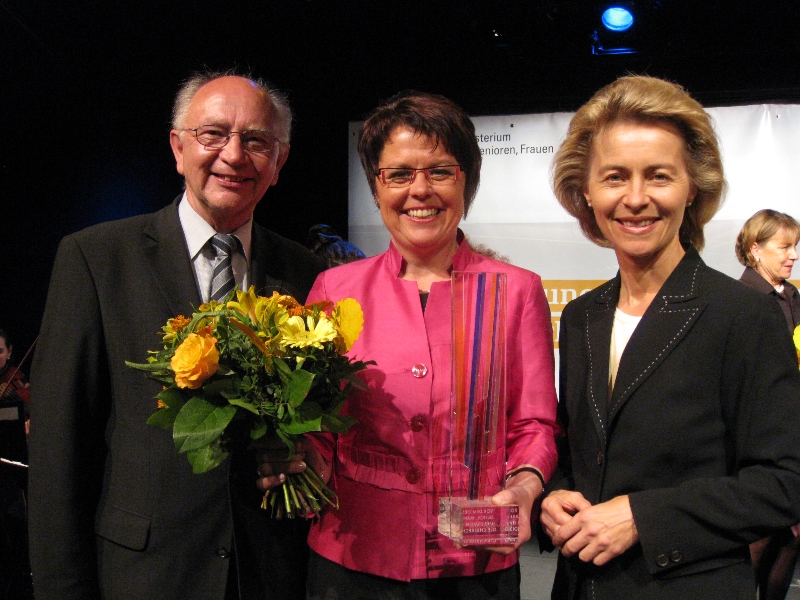 Helene-Weber-Preis 2009 mit Peter Götz, MdB, und Arbeitsministerin Ursula von der Leyen, MdB